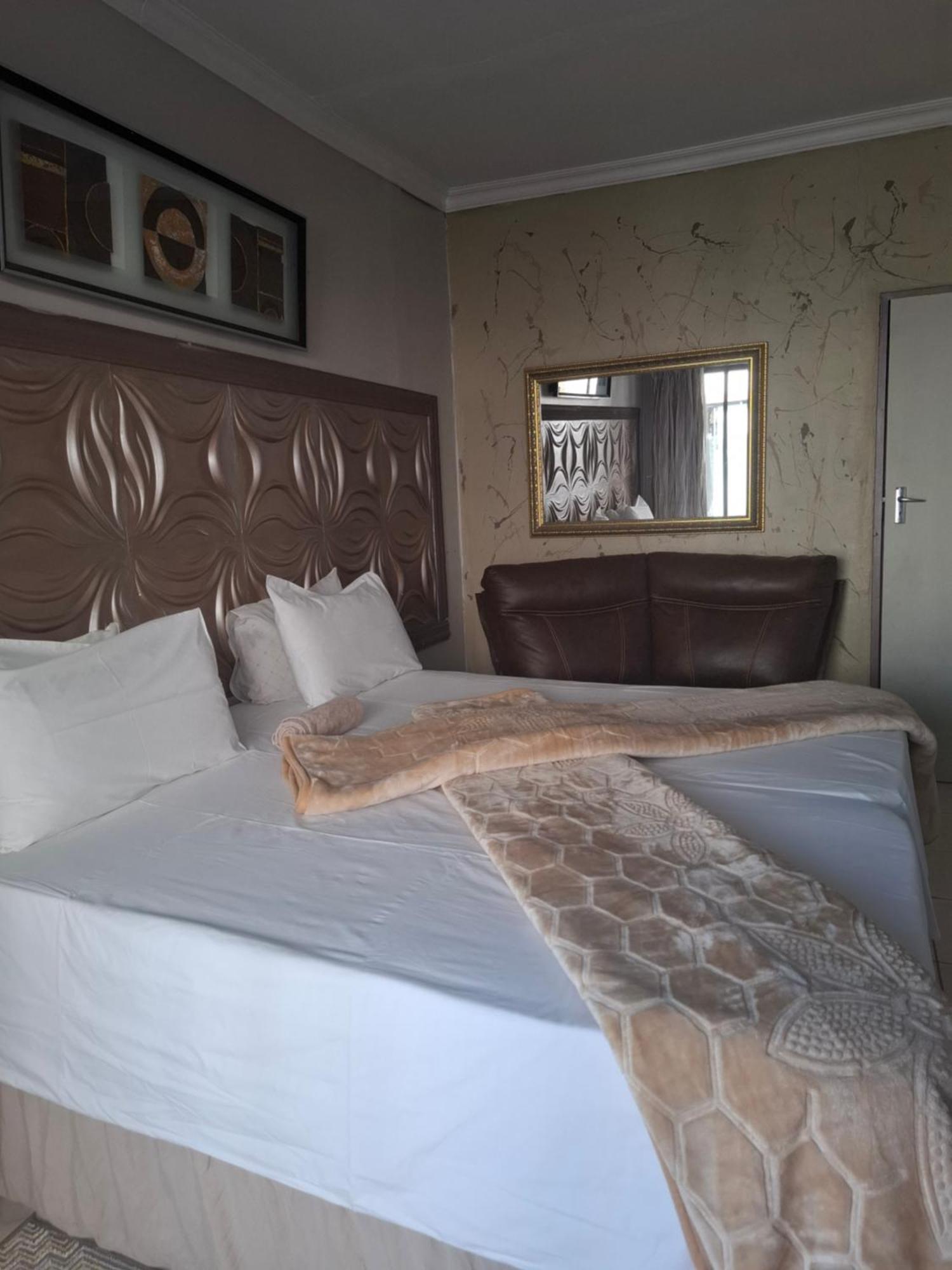 Vicky B Bed And Breakfast Mogwase Buitenkant foto
