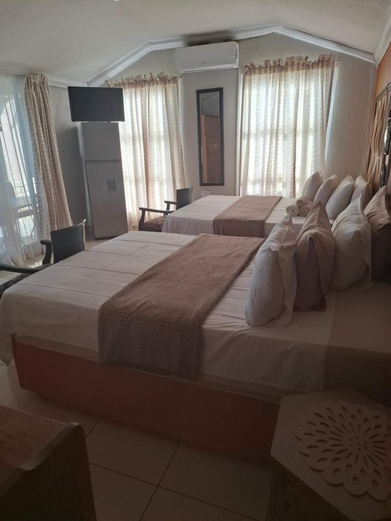 Vicky B Bed And Breakfast Mogwase Buitenkant foto