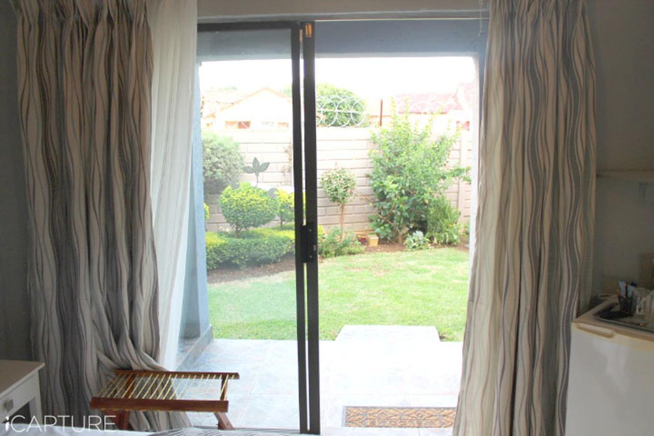 Vicky B Bed And Breakfast Mogwase Buitenkant foto